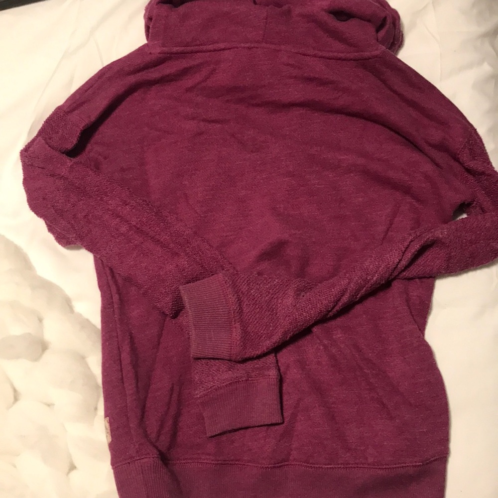 American Eagle Pull-over Hoodie - Picture 5 of 5